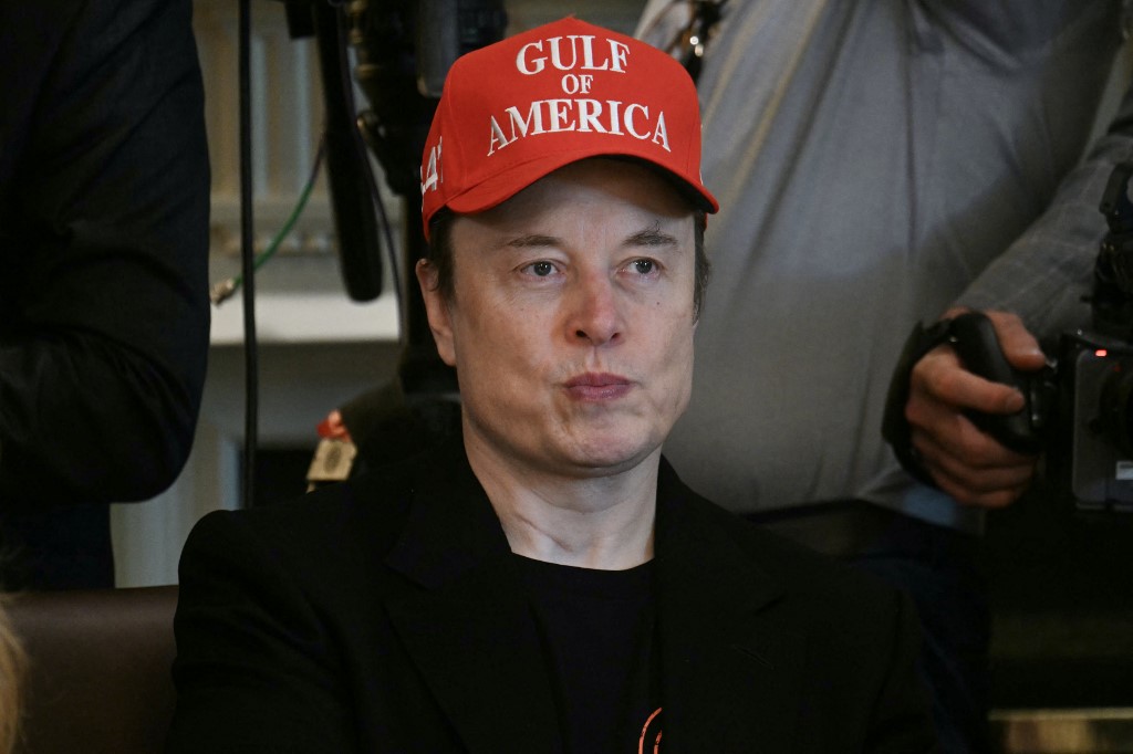 Η πενταετία στην Tesla και οι πολιτικές δαπάνες: Το μήνυμα του Έλον Μασκ προς επενδυτές