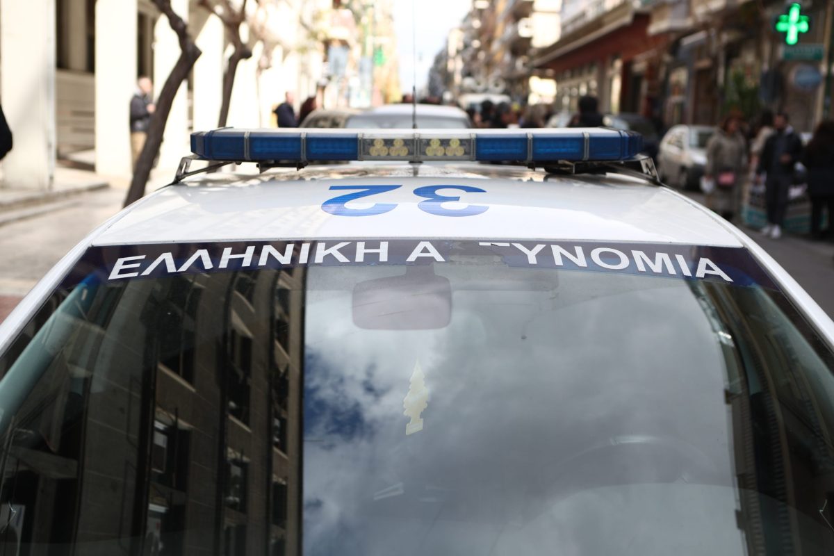 Μεγάλη επιχείρηση της ΕΛ.ΑΣ στη Θεσσαλονίκη: Σύλληψη 25 μελών της «Εθνικιστικής Νεολαίας» – Ανάμεσά τους και ανήλικοι