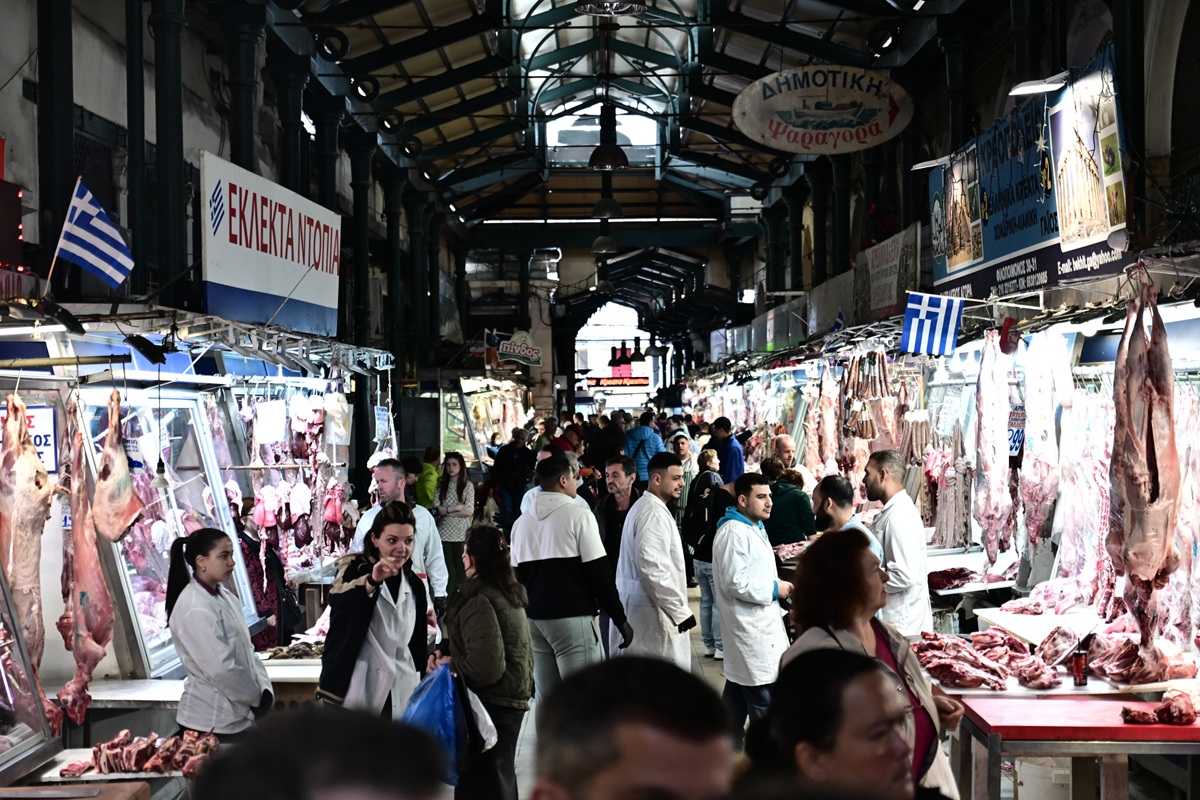 Πάσχα 2025: Τι εντόπισαν οι ελεγκτικές αρχές στην αγορά τροφίμων κατά την εορταστική περίοδο