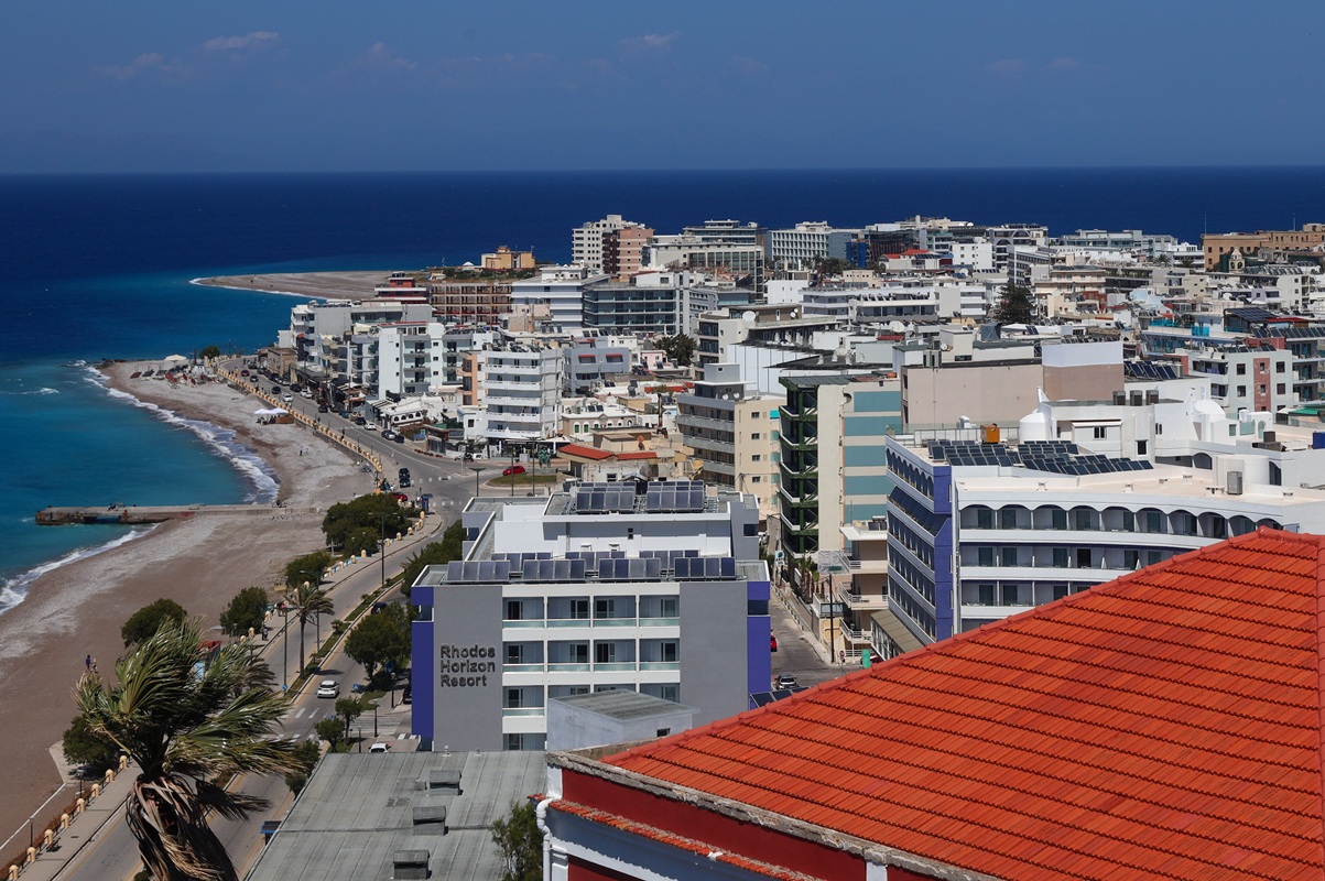 «Αυλαία» στον κοινωνικό τουρισμό: Αναρτήθηκαν οι πίνακες δικαιούχων για το 2025-2026