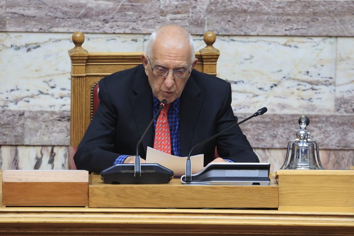 Βουλή: Αυτόματο «κόφτη» στην υπέρβαση χρόνου των ομιλητών προανήγγειλε ο Κακλαμάνης