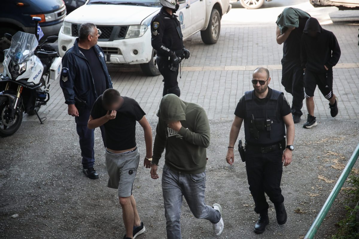 Εθνικιστική Νεολαία Θεσσαλονίκης: Δίωξη για 13 πράξεις στους 28 συλληφθέντες για συμμετοχή σε εγκληματική οργάνωση