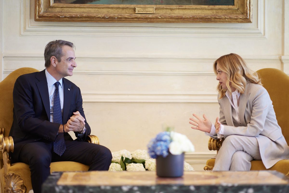 Μητσοτάκης – Μελόνι: Επενδύσεις 360 εκατ. ευρώ για νέα τρένα και αμαξοστάσια