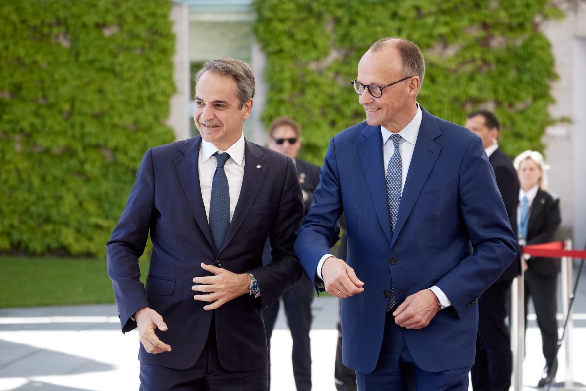 «Νέα εποχή στις σχέσεις μας»: Η πρόοδος της οικονομίας και οι επενδυτικές ευκαιρίες στην Ελλάδα, στη συνάντηση Μερτς – Μητσοτάκη
