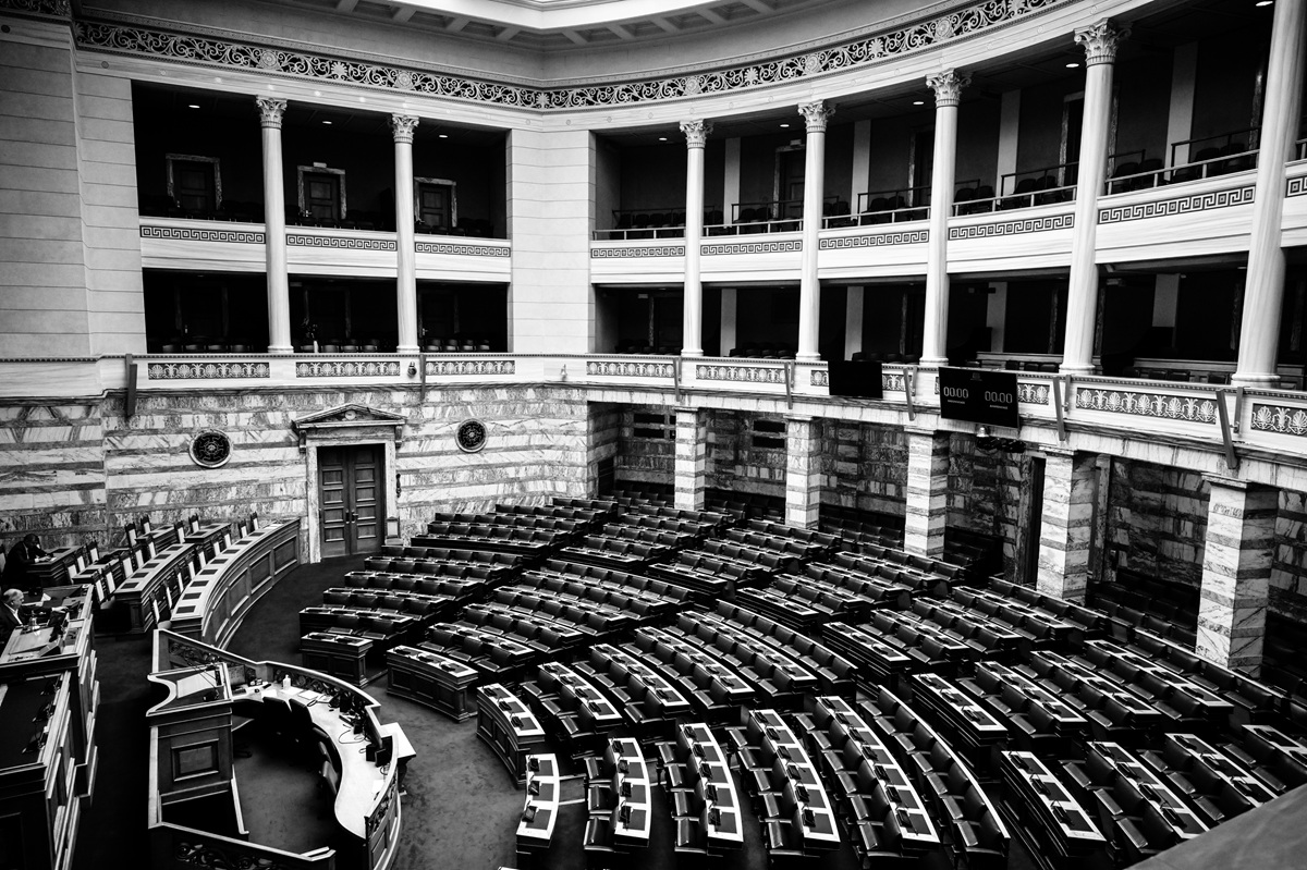 Η ρευστότητα του πολιτικού τοπίου και ο επανακαθορισμός της τακτικής