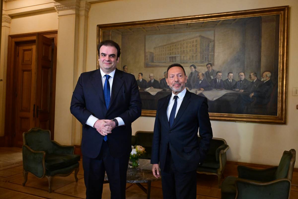 Πιερρακάκης – Στουρνάρας: «Το ελληνικό τραπεζικό σύστημα έχει πολύ σημαντική προοπτική» – Τι είπαν για Alpha Bank