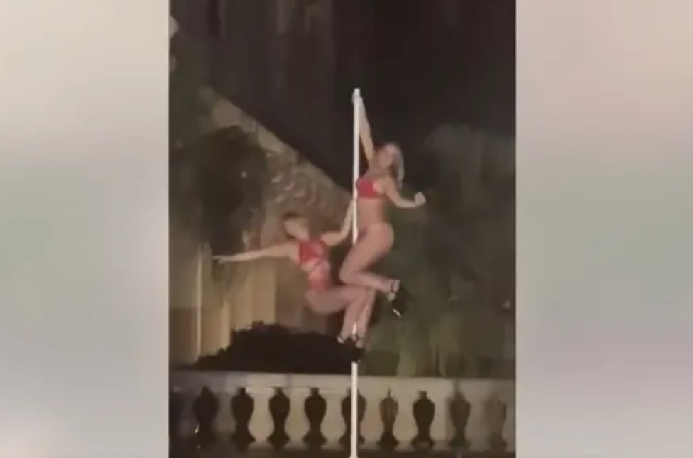Κέρκυρα: Pole dancing στο περιστύλιο των Ανακτόρων προκαλεί θύελλα αντιδράσεων (vid)