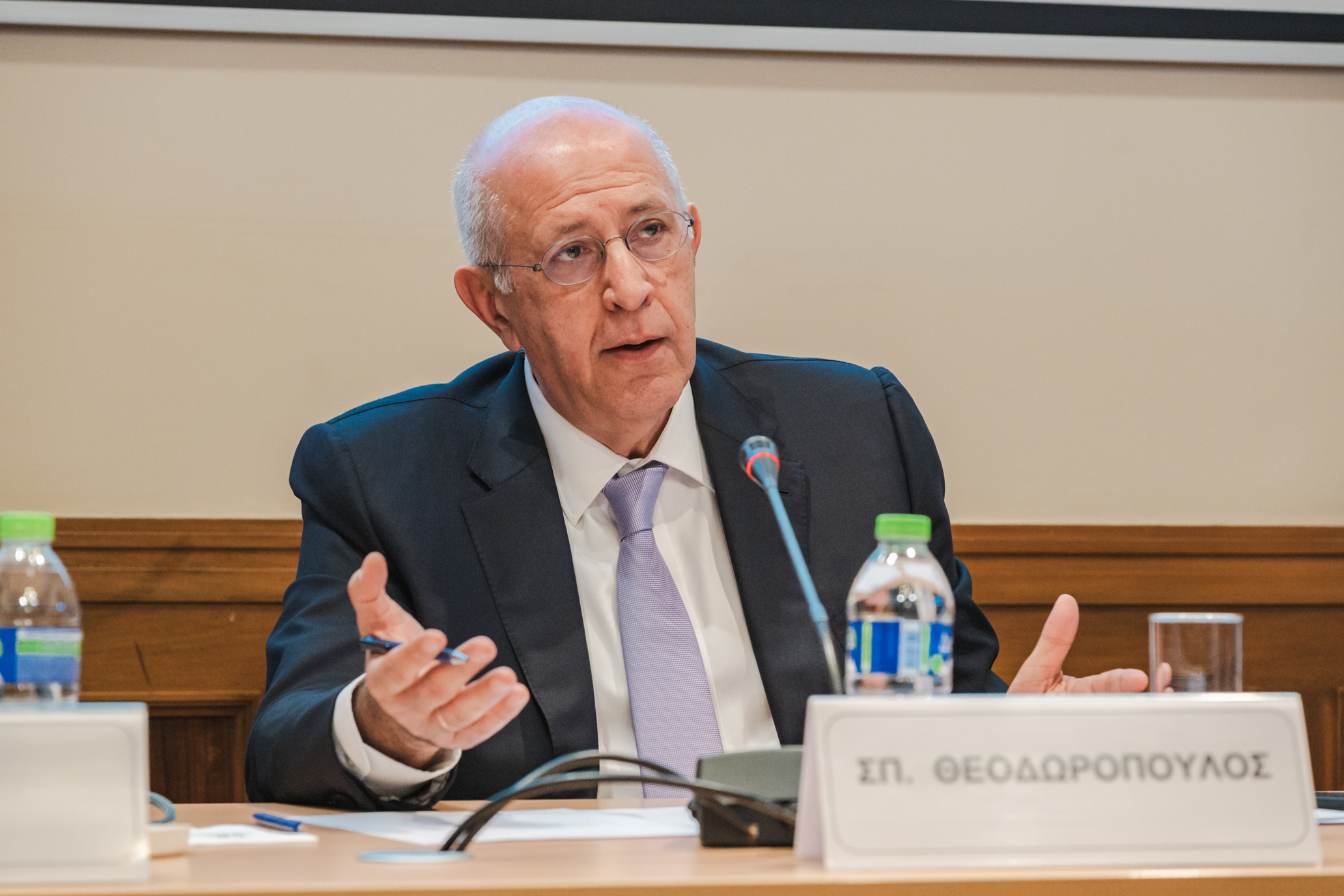 Θεοδωρόπουλος: Αυτοί είναι οι βασικοί κίνδυνοι για την ελληνική οικονομία – Τι είπε για αναπτυξιακό και εργασία