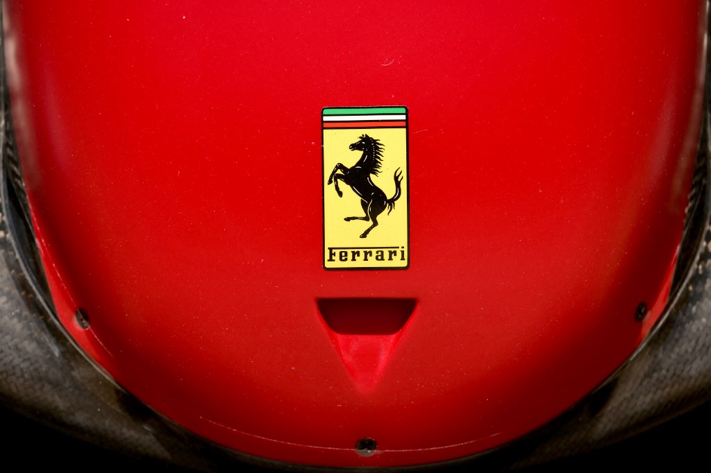 Οι Ανιέλι ψάχνουν τη νέα “Ferrari” τους με επένδυση 2 δισ. ευρώ