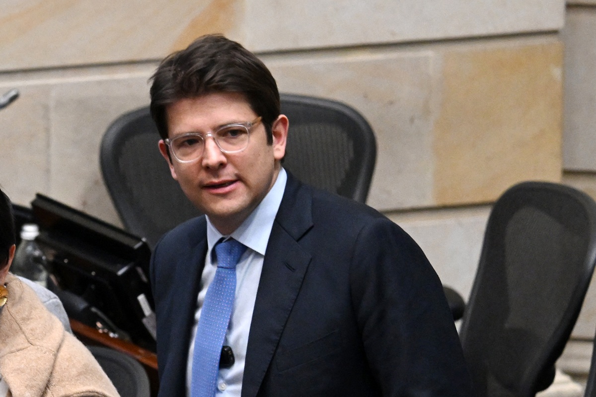 Αιματηρή επίθεση σε υποψήφιο πρόεδρο της Κολομβίας. Δίνει μάχη για τη ζωή του