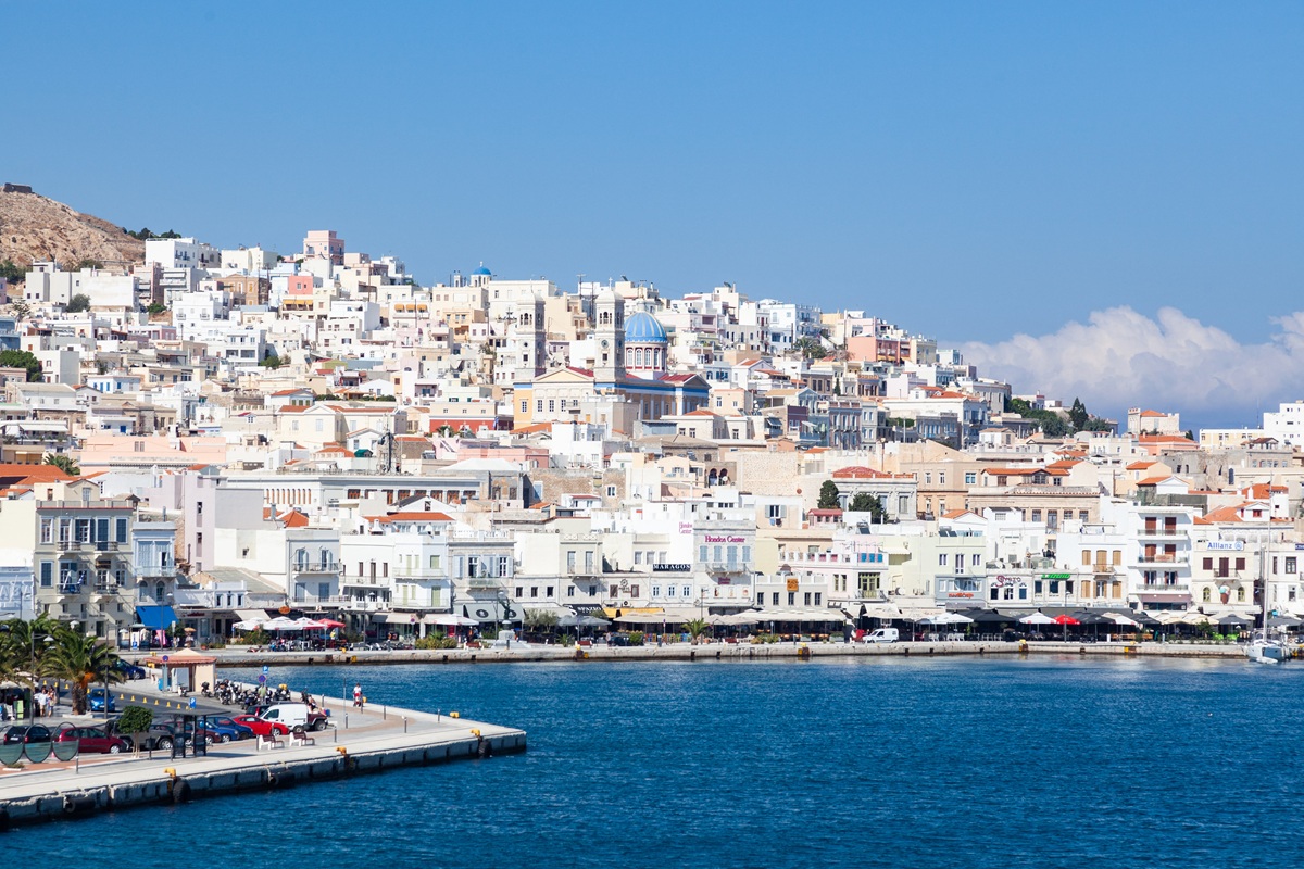 Πώς η Σύρος προβάλλει τη δυναμική της ως πολιτιστικός προορισμός