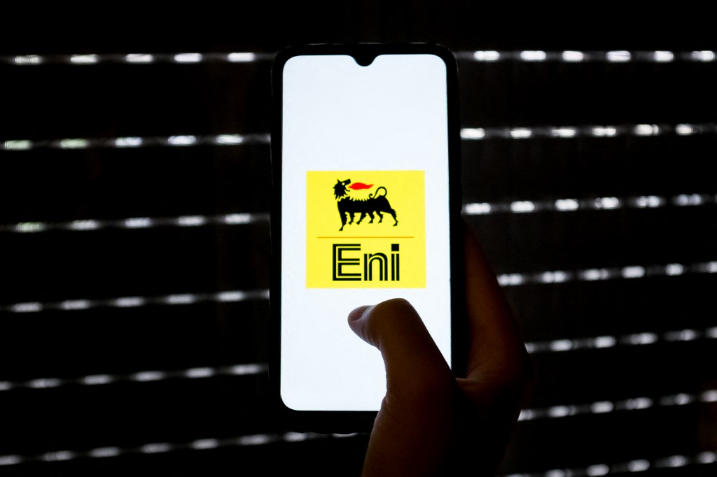 Eni: Πούλησε το 20% της Plenitude έναντι 2 δισ. ευρώ – Στο στόχαστρο τώρα η δέσμευση άνθρακα
