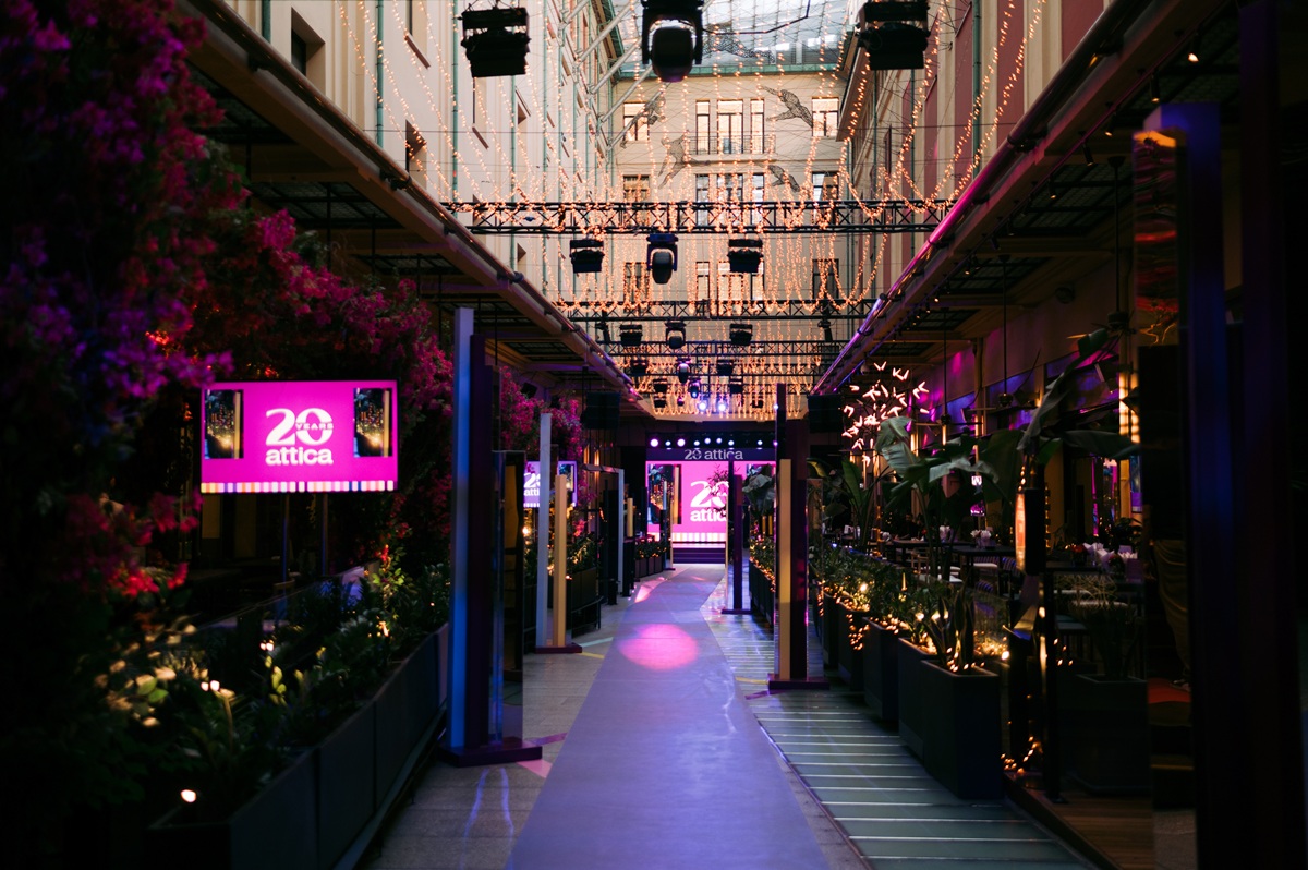 20 χρόνια attica: Η Αθήνα μετατράπηκε σε catwalk για το πιο εντυπωσιακό fashion event της χρονιάς