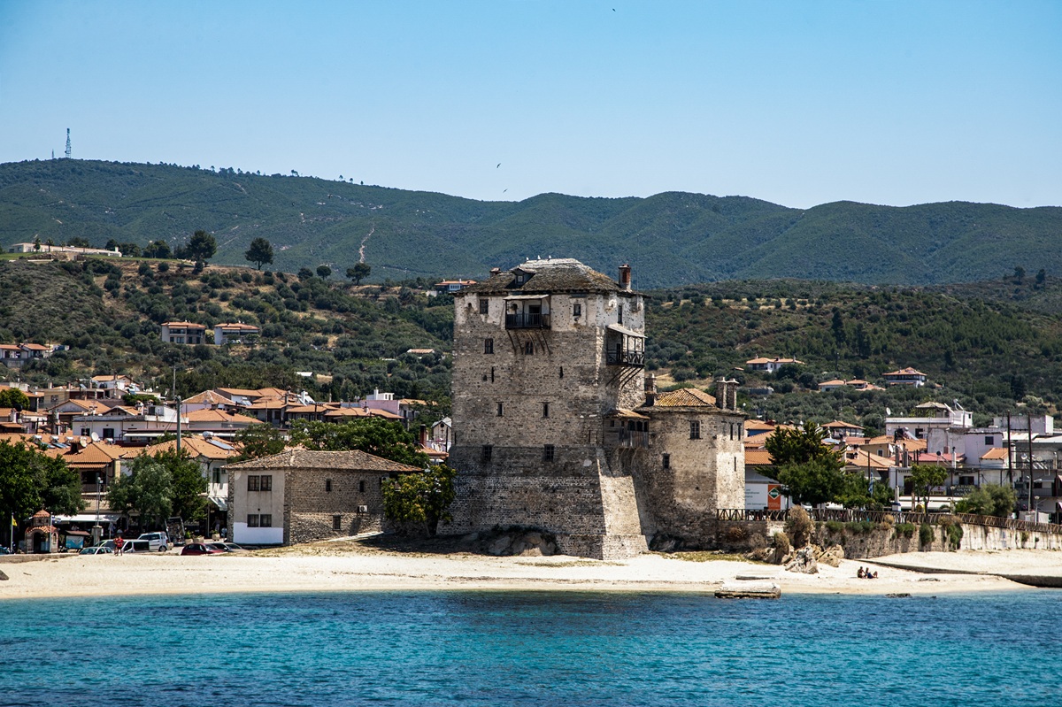 Σαν τη Χαλκιδική δεν έχει… Ρεκόρ αγοραπωλησιών με επίκεντρο τα ακίνητα κάτω των 150.000 ευρώ