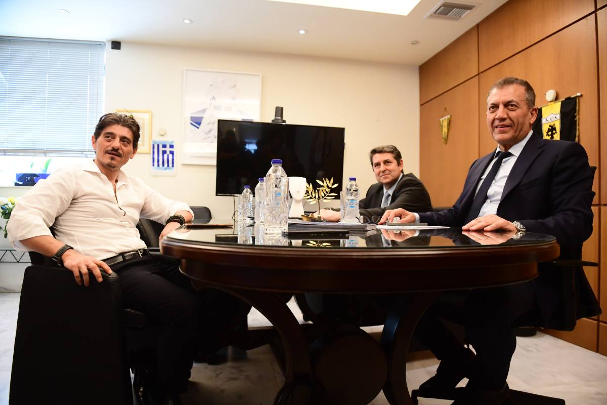 Γιαννακόπουλος πριν τη συνάντηση με Βούρτση: Έσφαλα και σηκώθηκα και έκανα μια άσεμνη χειρονομία