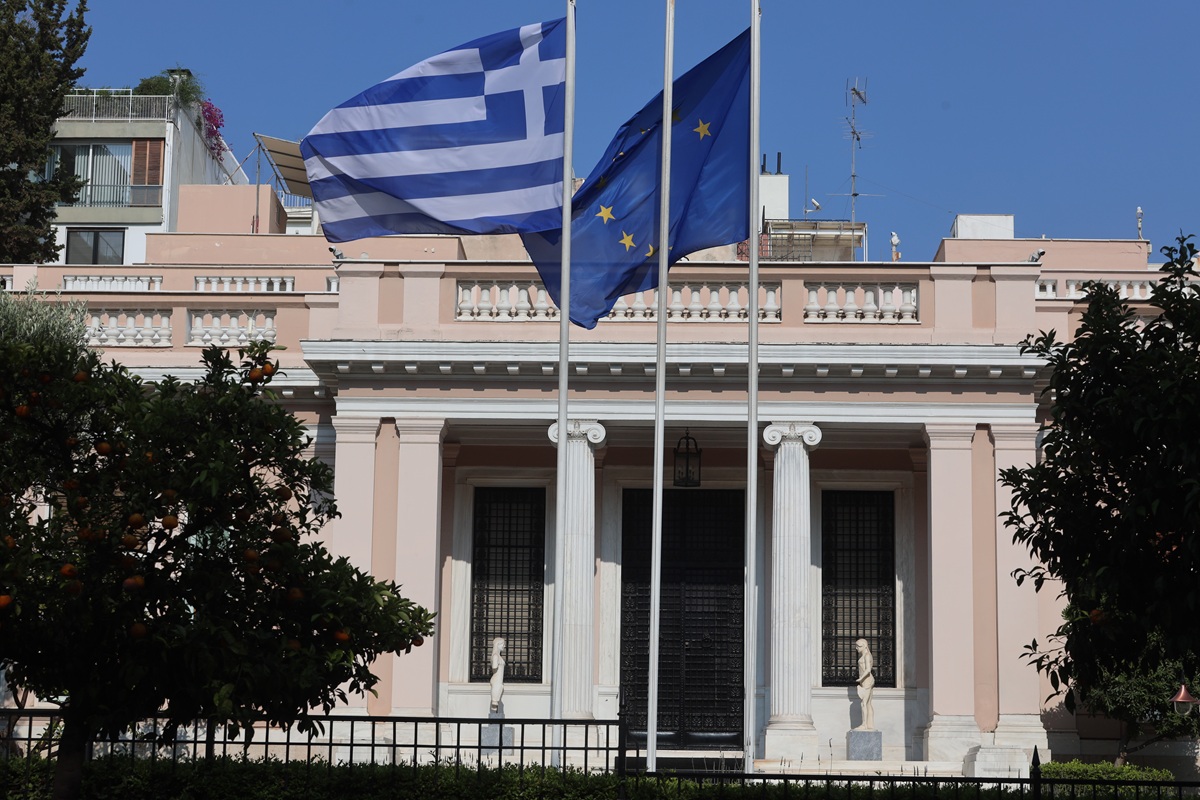 Η Ελλάδα κρατά αποστάσεις από τη φωτιά της Μέσης Ανατολής – Έκτακτη συνεδρίαση ΚΥΣΕΑ σήμερα