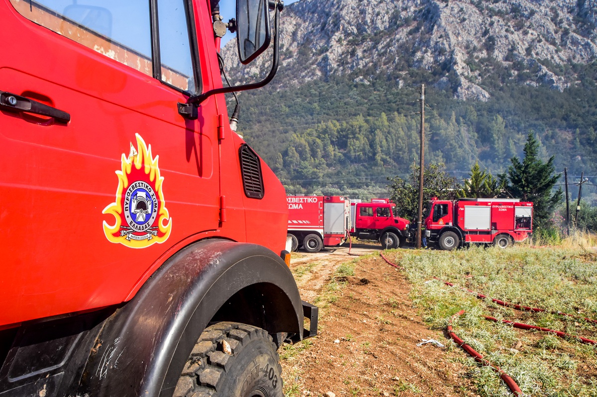 Συναγερμός στη Λακωνία – Εκκενώνονται Καραβοστάσι και Πλύτρα λόγω μεγάλης πυρκαγιάς
