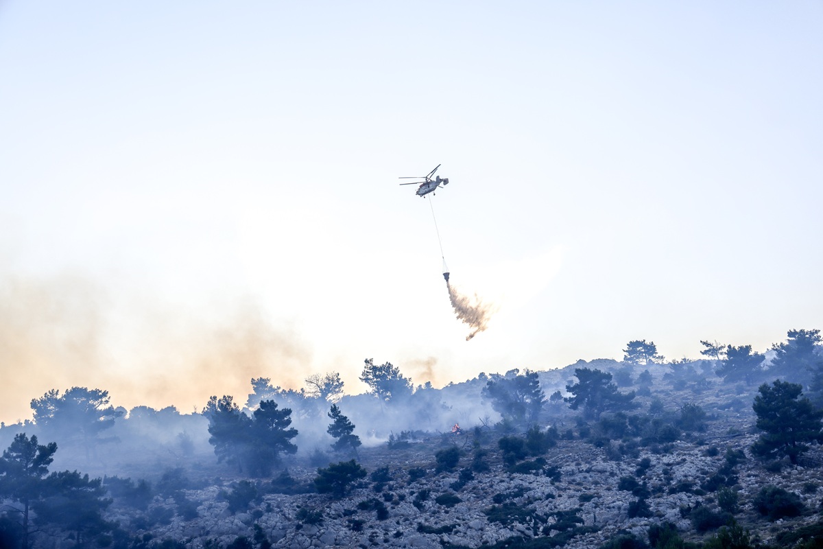 Πυρκαγιά στη Χίο: Σε ύφεση μετά από καταστροφή 65.000 στρεμμάτων