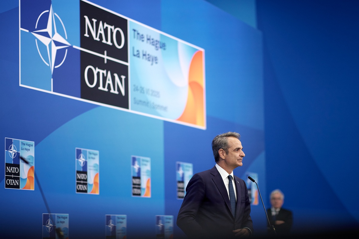 Μητσοτάκης από Χάγη: «Στόχος μας η αμυντική αυτάρκεια. Η Ελλάδα δεν είναι ξέφραγο αμπέλι»