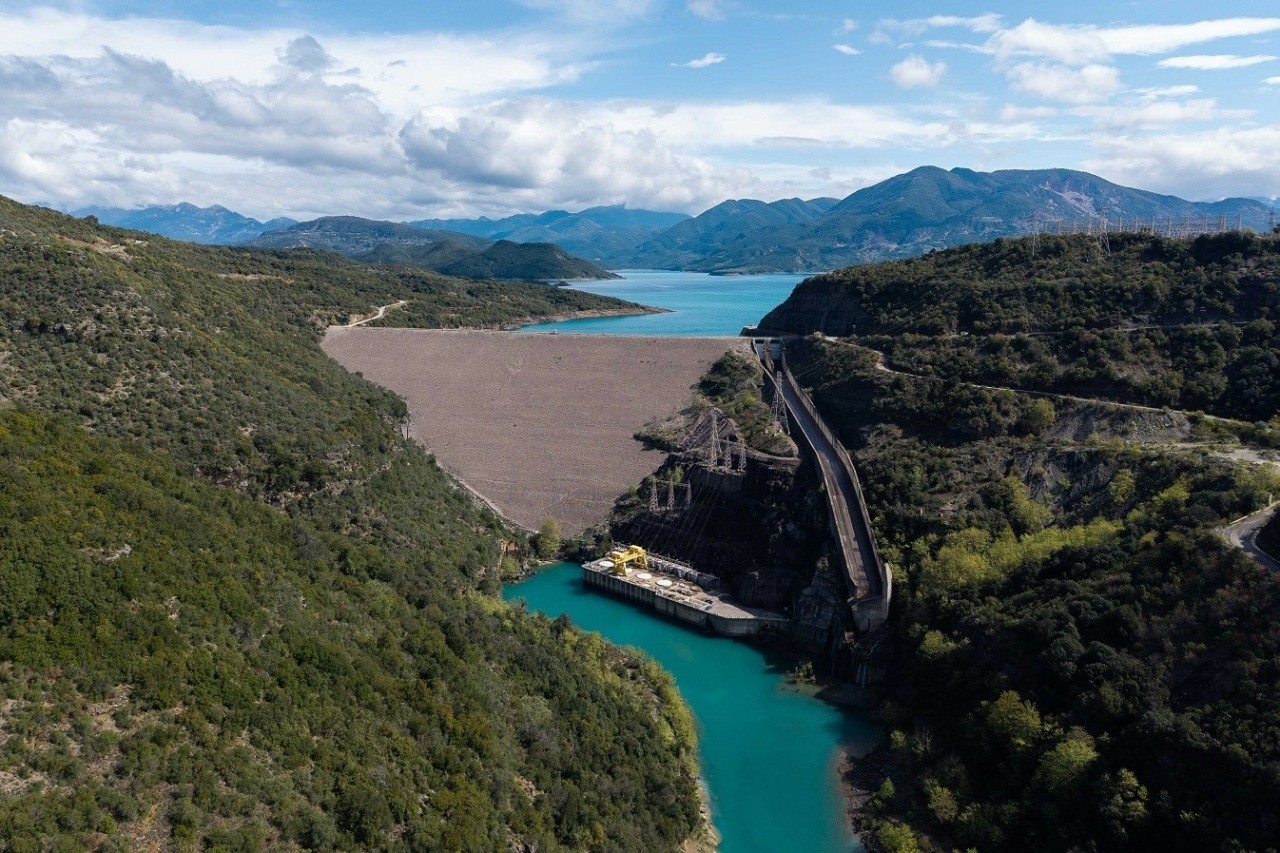 ΔΕΗ: Νέα συνεργασία με την HSA για την ενίσχυση της υδροηλεκτρικής παραγωγής στην Ελλάδα