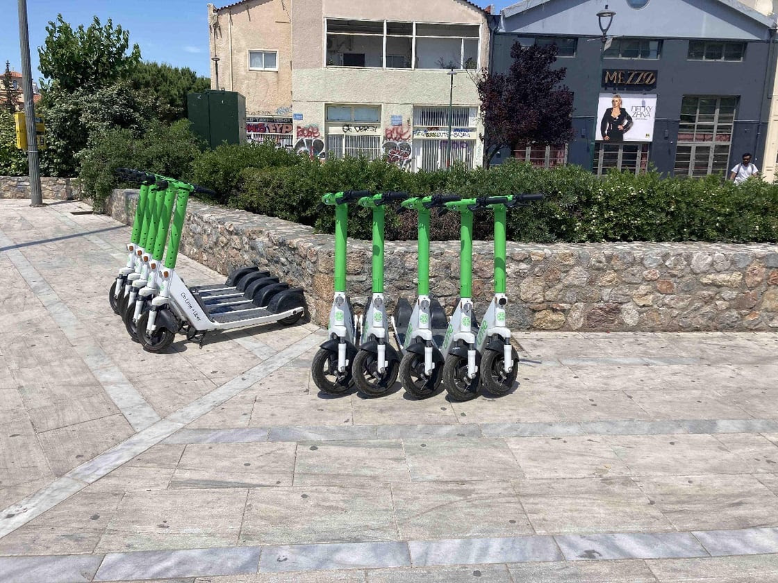 Η Lime εγκαινιάζει Ζώνες Υποχρεωτικής Στάθμευσης για πατίνια στο κέντρο της Αθήνας