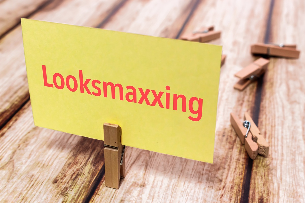 LooksmaxxingGPT: Το Chatbot που βαθμολογεί την εμφάνισή σου και προτείνει… Botox