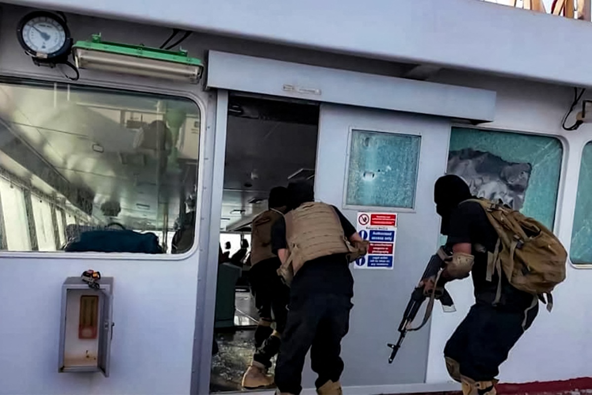 Ανάληψη ευθύνης από τους Χούθι για το ελληνόκτητο Eternity C – 4 νεκροί, 15 αγνοούμενοι