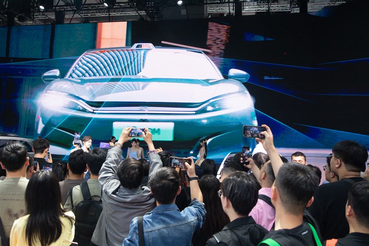 Από την BYD στη Geely: Οι κινεζικές αυτοκινητοβιομηχανίες κατακτούν την ευρωπαϊκή αγορά ηλεκτρικών οχημάτων