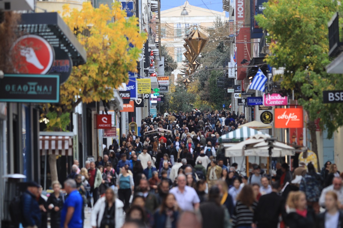 Νέες καταναλωτικές τάσεις στην Ελλάδα: Η οικονομική πίεση αλλάζει ριζικά τις συνήθειες