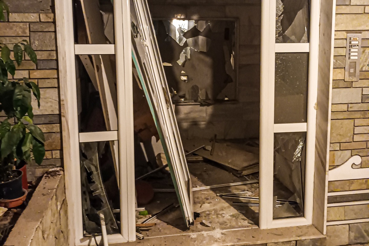 Θεσσαλονίκη: Έκρηξη τα ξημερώματα σε πολυκατοικία – Τραυματισμοί και εκτεταμένες ζημιές