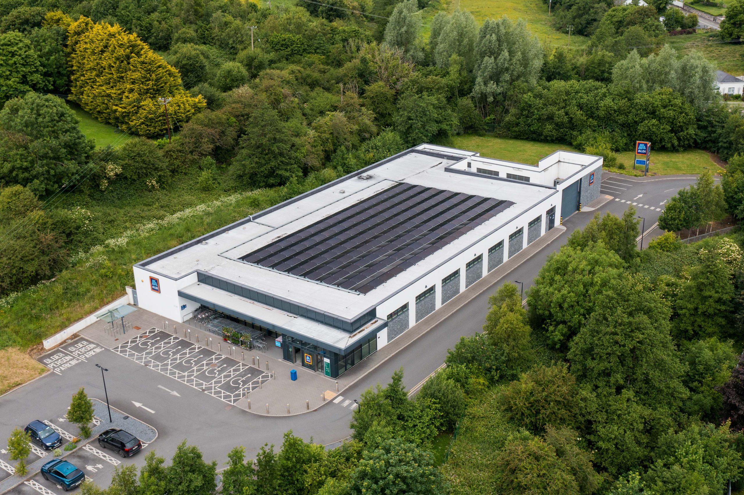 Greenvolt Next: Θα εγκαταστήσει φωτοβολταϊκά 6,3 MW σε 44 καταστήματα της Aldi στην Ιρλανδία