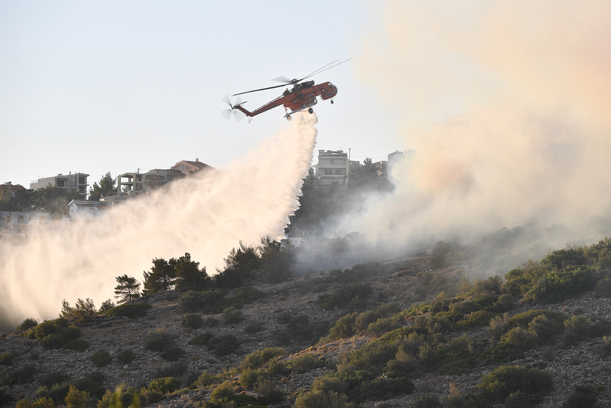 Ζωγράφου: Φωτιά τώρα κοντά στην Πολυτεχνειούπολη – Ήχησε 112 (vid)