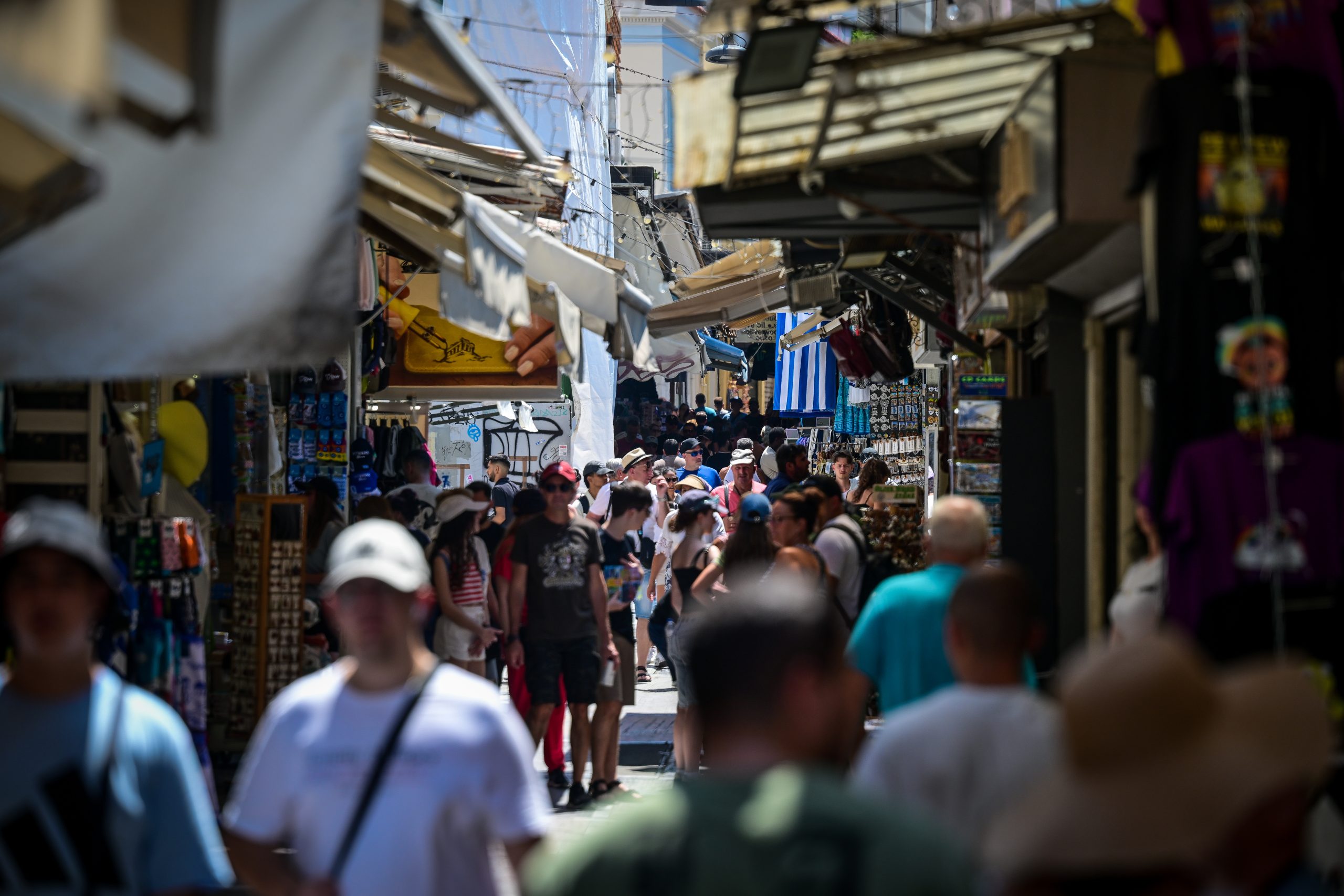 Καύσωνας: Υποχρεωτική παύση εργασιών και τηλεργασία στον ιδιωτικό τομέα αύριο Πέμπτη 24/7