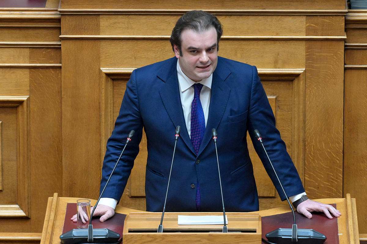 Πιερρακάκης: Μηδενίζονται οι χρεώσεις τραπεζών για τις συναλλαγές στα ΑΤΜ – Θεσπίζεται εθνικό πλαφόν