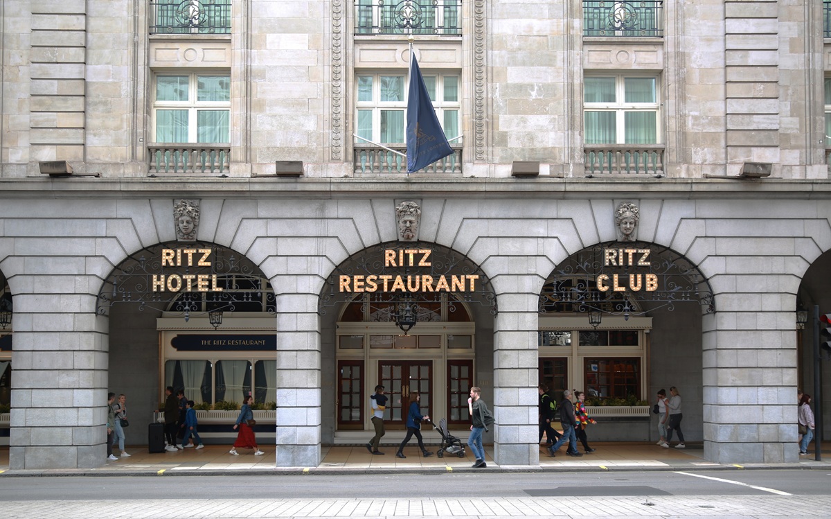 The Ritz London: Το ξενοδοχείο έλαβε βασιλική «σφραγίδα έγκρισης»