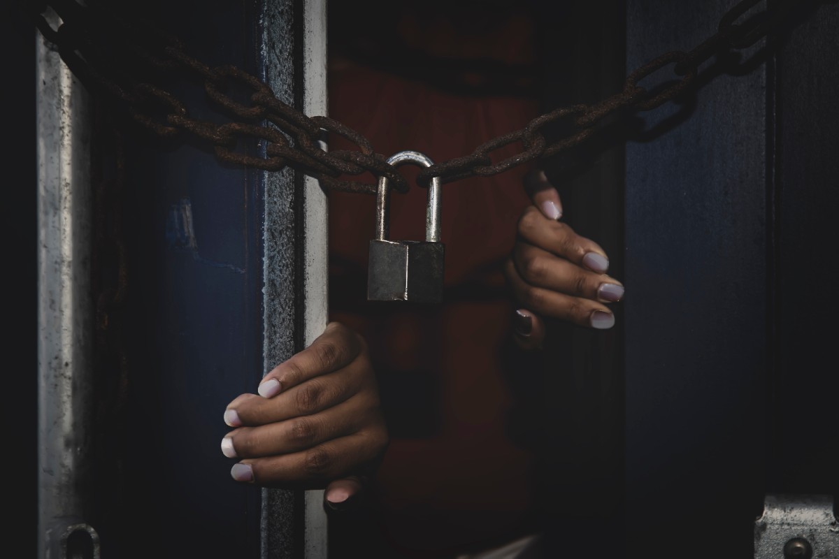 Interpol: Εξάρθρωση μεγάλου κυκλώματος εμπορίας ανθρώπων – 158 συλλήψεις