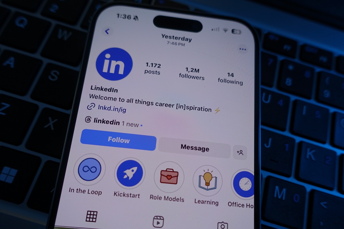 Γιατί το feed σας στο LinkedIn έχει γεμίσει με παλιές αναρτήσεις – και τι σημαίνει αυτό