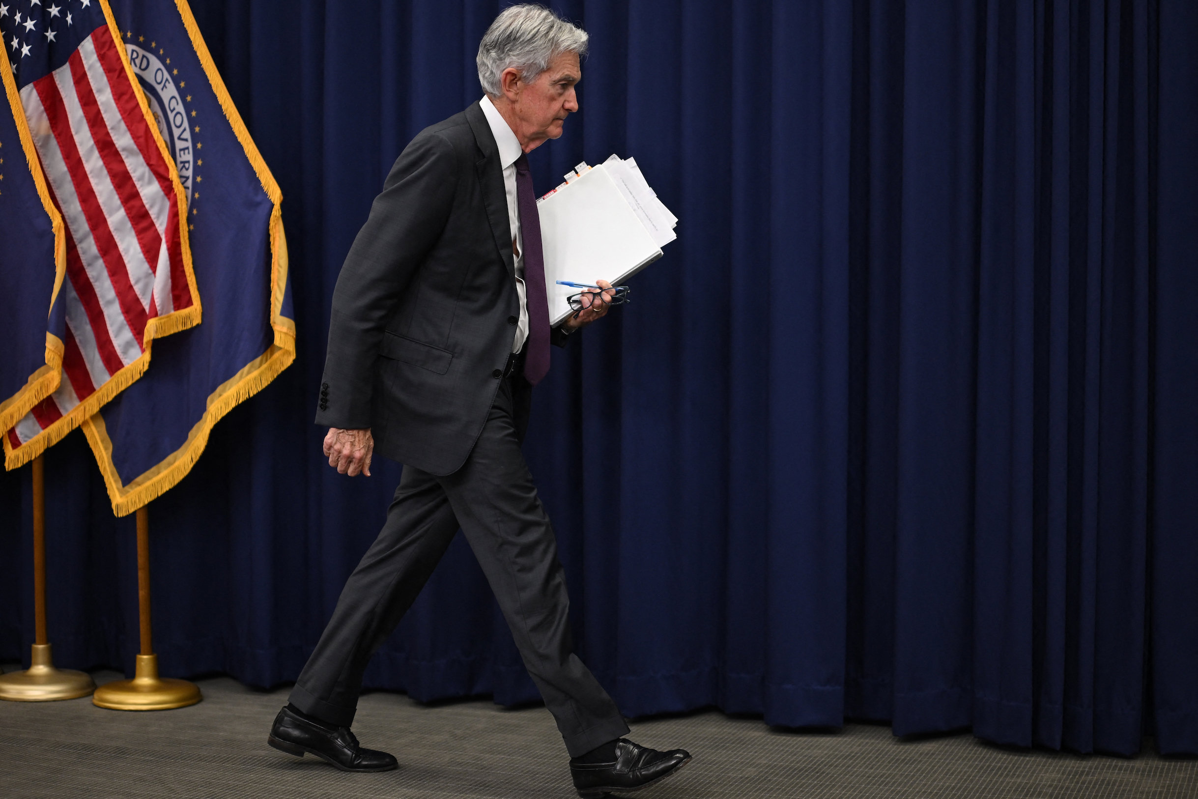 Fed: Ο Πάουελ είπε στους επενδυτές αυτό που περίμεναν να ακούσουν – Ισχυρή άνοδος στη Wall Street