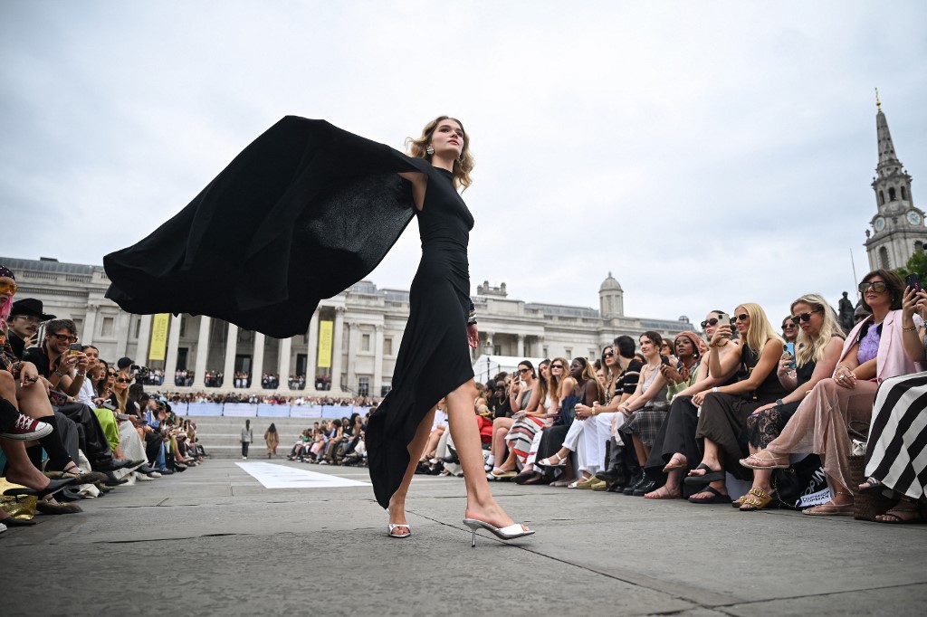 Το comeback της Topshop είναι γεγονός