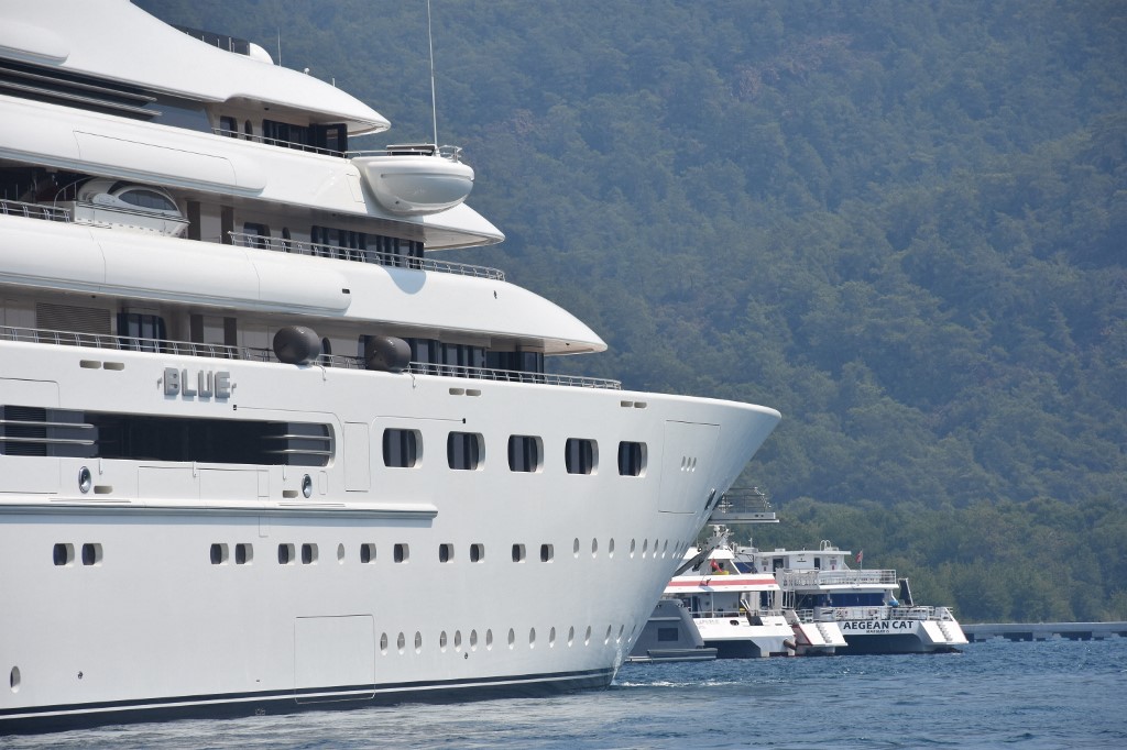 Στην Καλαμάτα το superyacht των 600 εκατ. δολαρίων του ιδιοκτήτη της Μάντσεστερ Σίτι (pics)