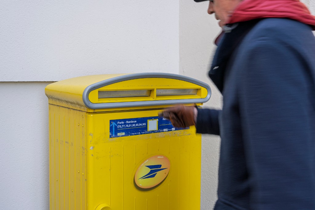 Τίτλοι τέλους για τα εμβληματικά κίτρινα γραμματοκιβώτια – Ποια χώρα τα καταργεί