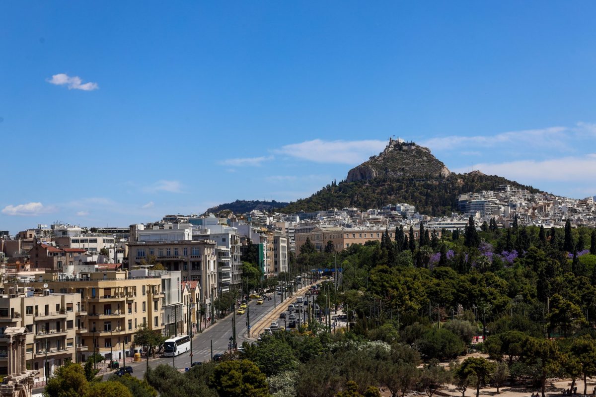 Τουρίστας έπεσε από τον Λυκαβηττό προσπαθώντας να βγάλει φωτογραφία