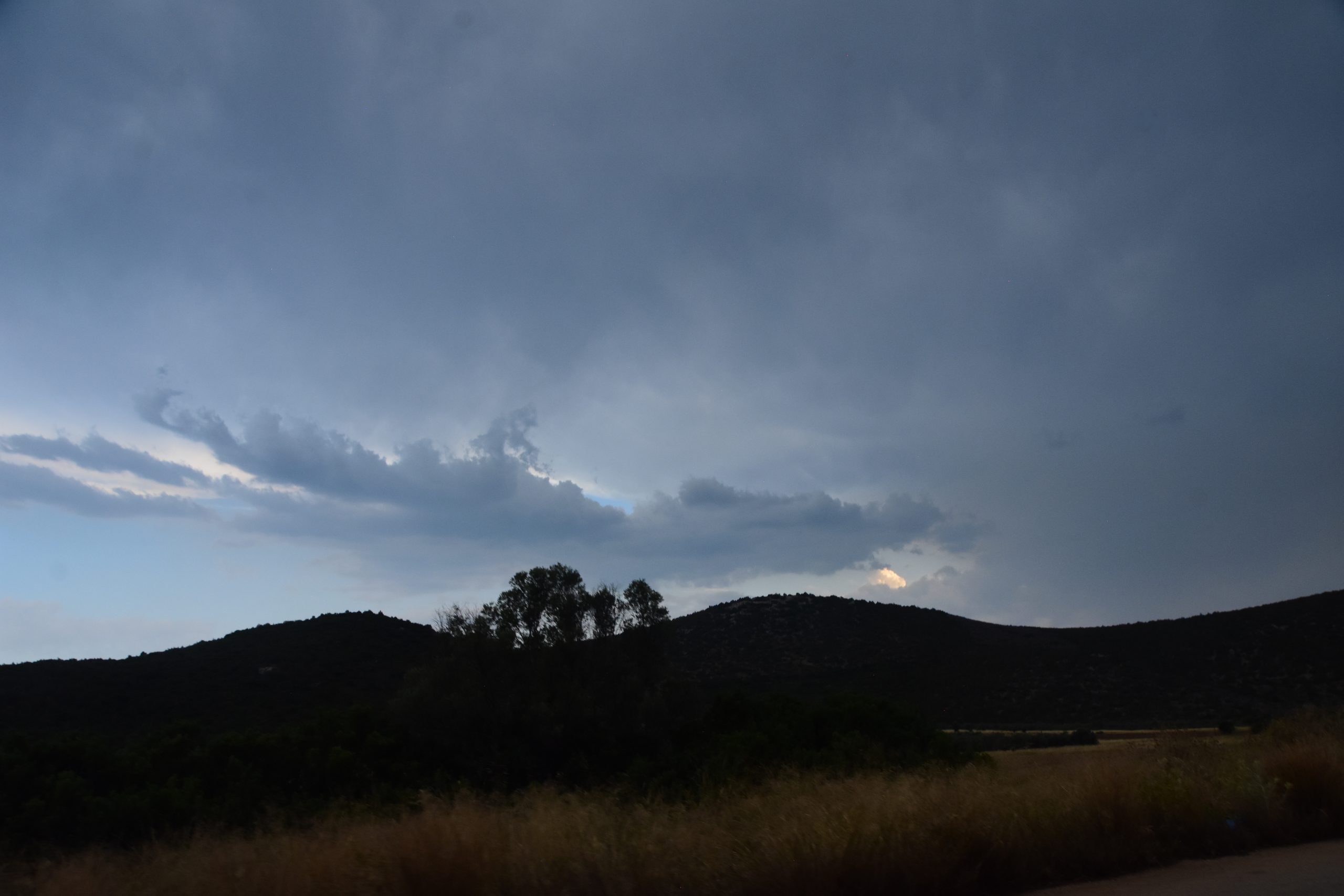 Κακοκαιρία εξπρές με βροχές και καταιγίδες – Έκτακτο δελτίο της ΕΜΥ