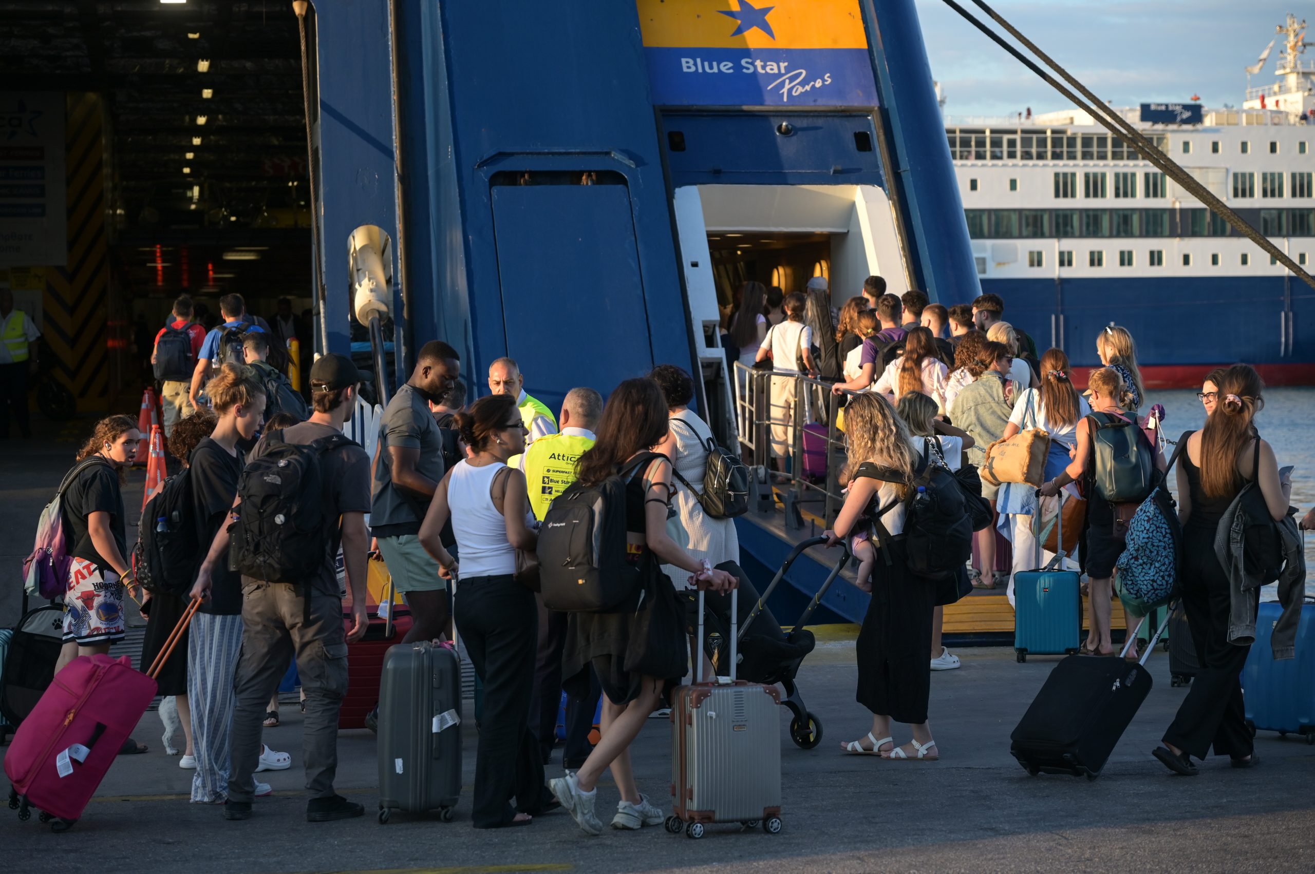 Έρχονται εκπτώσεις στα ακτοπλοϊκά εισιτήρια για τρίτεκνους