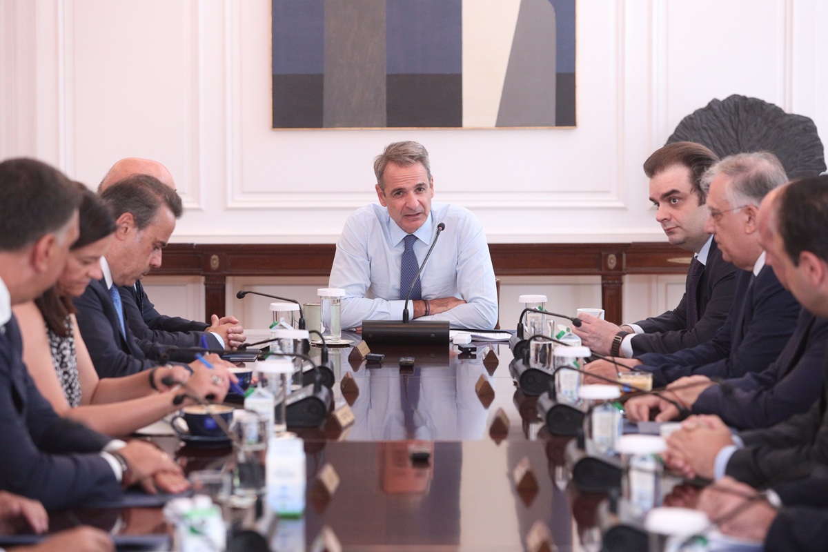 Πακέτο ΔΕΘ: «Κλειδώνουν» οι φοροελαφρύνσεις 1,5 δισ. για τη μεσαία τάξη και το σχέδιο για το στεγαστικό