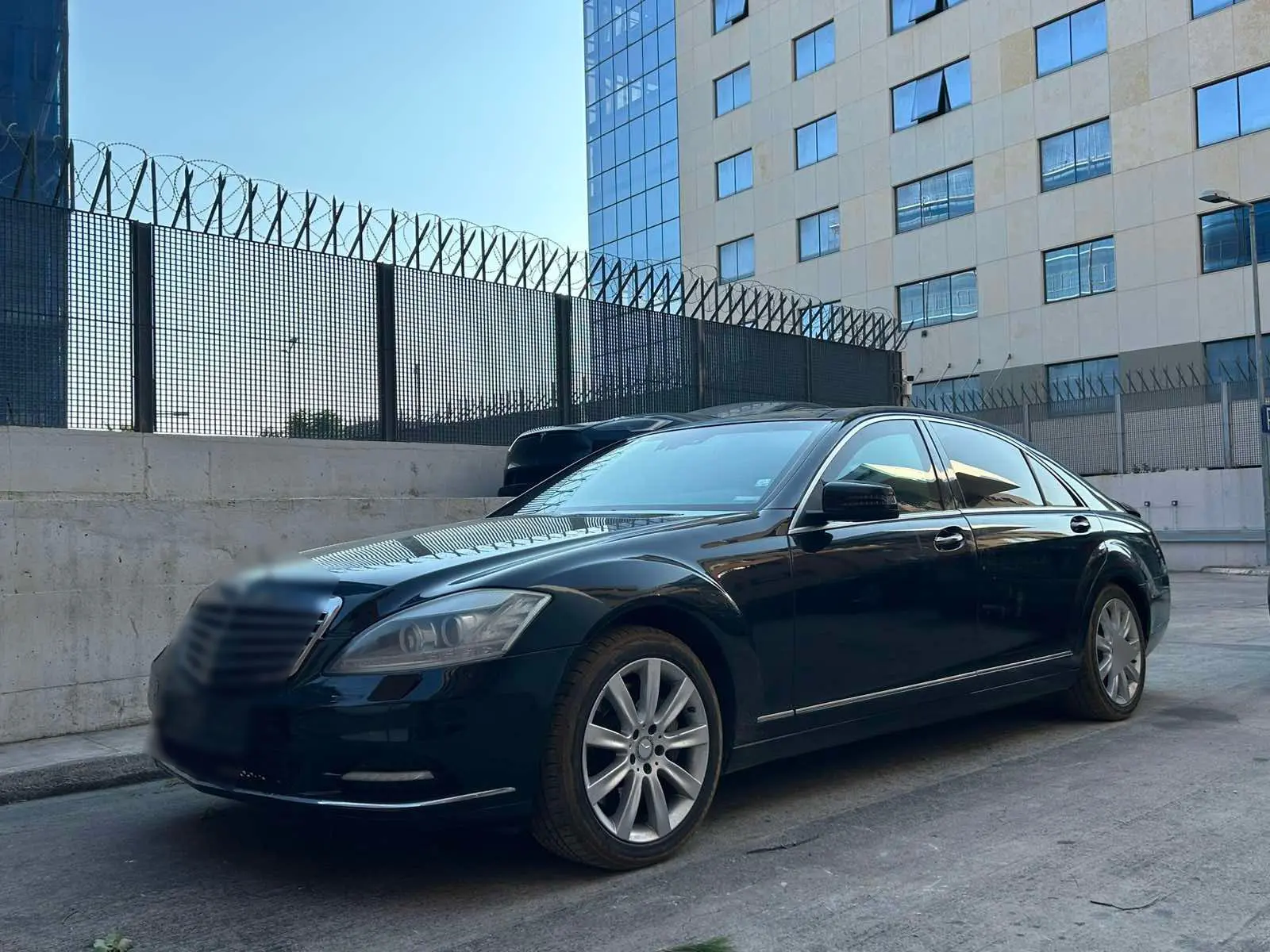 Βίλες, Porsche και θωρακισμένη Mercedes: Η χλιδάτη «βιτρίνα» των έξι συλληφθέντων Τούρκων