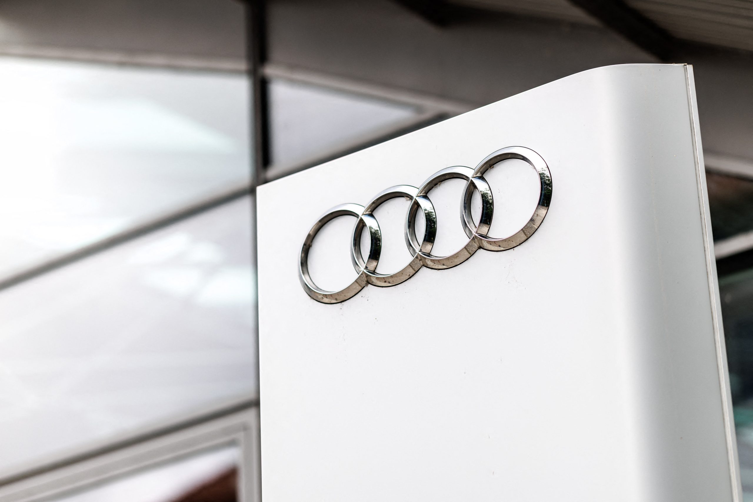 Audi: Οι εργαζόμενοι απαιτούν εγγυήσεις για τις θέσεις εργασίας στη Γερμανία πριν από πιθανή επένδυση στις ΗΠΑ