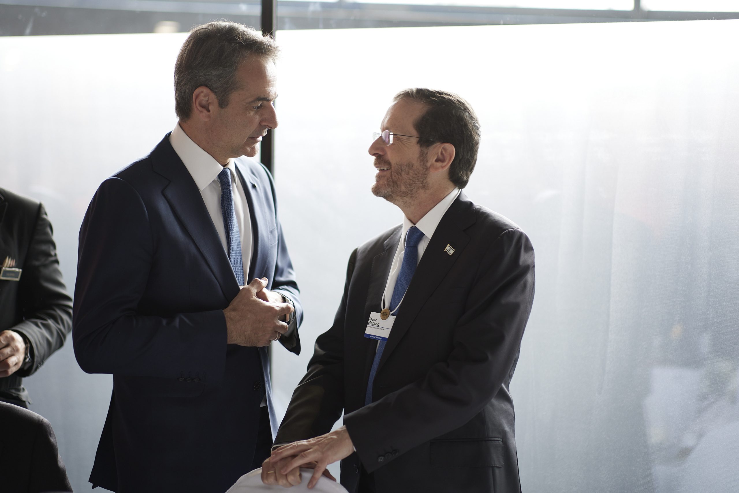 Τηλεφωνική επικοινωνία Μητσοτάκη με τον πρόεδρο του Ισραήλ