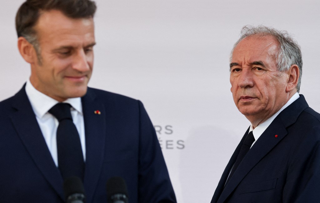 Πολιτική κρίση στη Γαλλία: Αβέβαιο μέλλον για Μακρόν και «ολέθριες συνέπειες» στην οικονομία