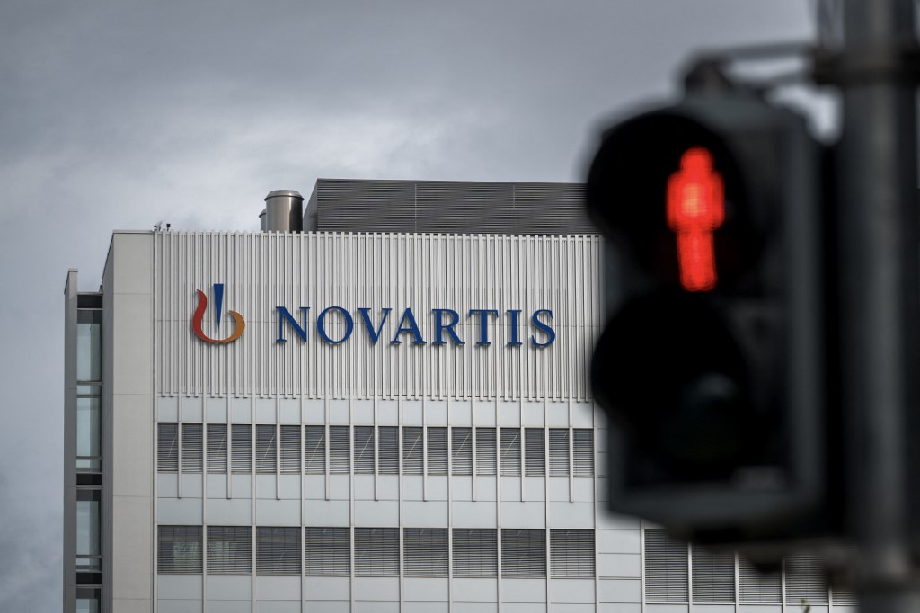 Υπόθεση Novartis: Φυλάκιση 25 μηνών στον Δεστεμπασίδη και 33 στη Μαραγγέλη με 3ετή αναστολή